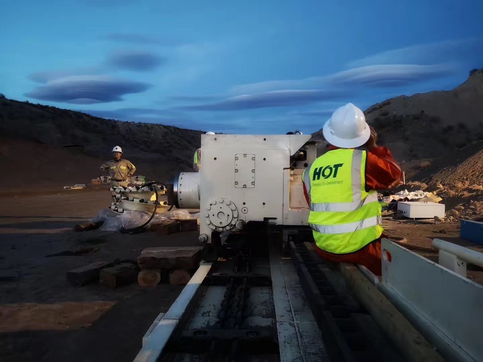 Shortwall mining system ground commissioning test run HOT Mining